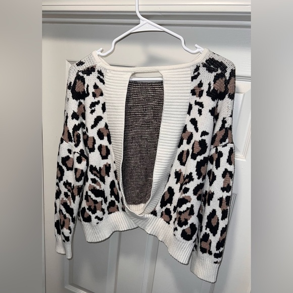 Miracle Plaza Party Leopard Cheetah Ivory Open Back Crew Neck Sweater! Size M/L. - Picture 7 of 15